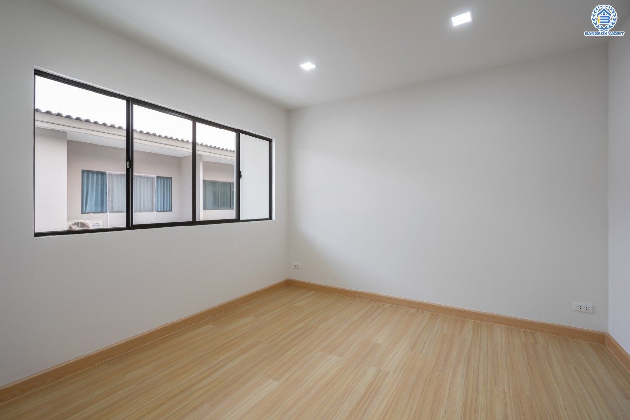 บ้านมือสองตกแต่งใหม่ ม.พฤกษาวิลล์63/2 พระราม5-นครอินทร์ ทาวน์โฮม 3 ชั้น เนื้อที่ 22 ตร.ว. ฟังก์ชัน 3 ห้องนอน 3 ห้องน้ำ จอดรถได้ 2 คัน มาพร้อมทำเลดี ใกล้สะพานพระรามห้า เดินทางสะดวกด้วยจุดขึ้นทางด่วน "ศรีรัช" และรถไฟฟ้าสายสีม่วง "สถานีแยกติวานนท์"...